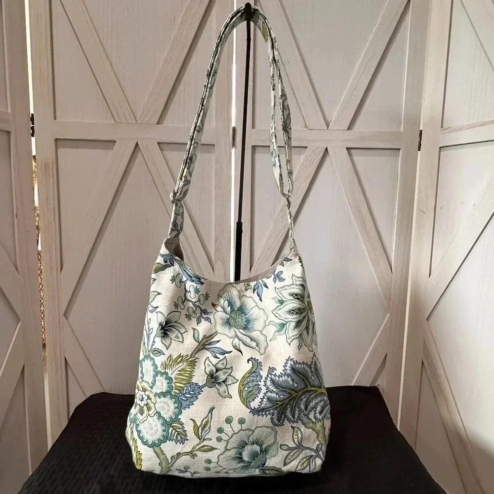 Lireca Medium Floral Print One Handle Hobo Bag